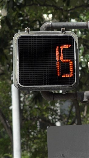 Straight from the Source: With the recent rise in motor vehicle collisions and hit-and-run incidents, what do our officers want drivers to know? Stay tuned for all the details with Traffic Division Major James Slayter. #hitraffic Watch in full on YT: https://rb.gy/d2y781 | Honolulu Police Department (Official Site)