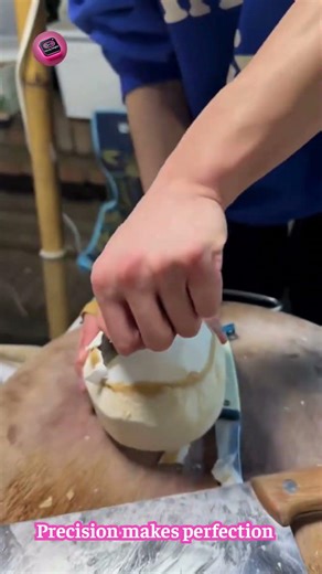 Restaurant-Level Coconut Meat Extraction — Pure Precision in Every Scoop #OddlySatisfying