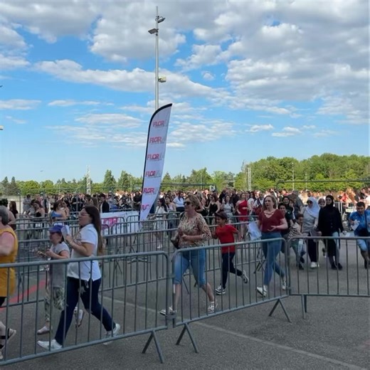OUVERTURE DES PORTES POUR LE FLOR FM LIVE 🔥 Le public est chaud ! 🤩 | FLOR FM