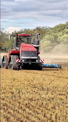 CASE 500 Quadtrac tractor and Farmet Fantom cultivator