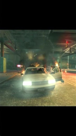 Train causes small chain reaction #gta #gtaiv #gta4