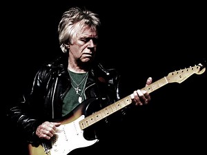 Dave Edmunds fighting for life following major cardiac arrest