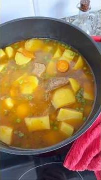 Cómo Hacer el Guiso de Ternera con Patatas y Guisantes Más Rico | Receta Paso a Paso