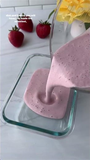 3-INGREDIENT STRAWBERRY ICE CREAM 🍓🍨