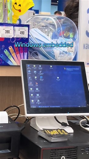 Windows Embedded — это линейка специализированных ОС Microsoft для встраиваемых систем (банкоматы, кассы, медицинское оборудование), отличающаяся высокой надежностью, защитой от записи, модульностью и длительным сроком поддержки. Она оптимизирована под узкие задачи, не требует мощного