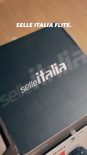 • Selle Italia Flite • 第七次CX世界冠軍 MVDP 選用的坐墊 🥇 GRAVEL USE / ROAD USE / VINTAGE 多款類型 不同顏色 任君選擇 🥳 FLITE 公路坐墊採用最適合動態騎士的扁平形狀 和更短的BOOST設計已提供更大的自由度 可更容易找到適合的發力點 🤜🏻🤛🏻 歡迎到網上購買/門市選購 https://www.thewingsco.com/products?query=Flite&http_cookie=5fc33de5e38749d7bb754b1fc2fd099e | The Wing's Co.