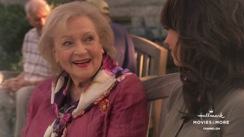 VIZIO 65-inch Quantum 4K QLED Smart TV with Dolby Vision, 120FPS @ 1080p PC Gaming, WiFi 6, Bluetooth Headphone Capable, Apple AirPlay, Chromecast Built-in (New)- M65Q6-L4