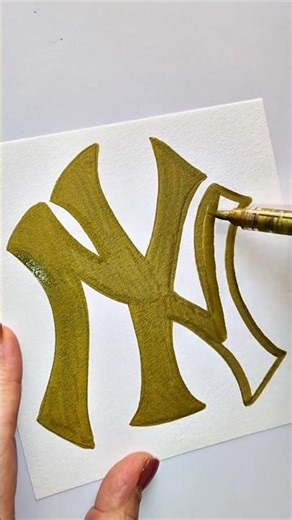 Drawing the Yankees Logo in Gold✍✍👌✌🎨#subscribe #shortvideo #shorts