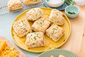 Spinach Cheddar Chive Scones - Weelicious