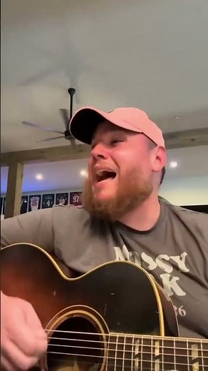 POV: You're front row at a Luke Combs acoustic session 🔥🔥