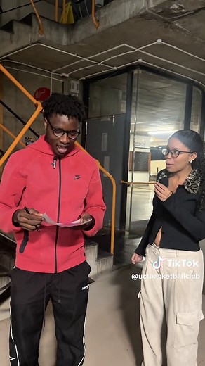 Basketball Stars Autograph Signing Experience