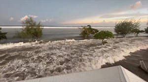 Tsunami wave hits Tonga after giant underwater volcanic eruption