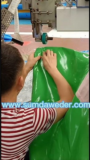 The end welding of PVC inflatable products to close the end seam by hot air welding machine