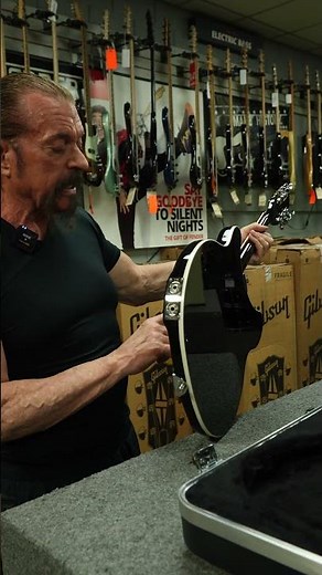 Rickenbacker 360 12-String Jetglo – Rare, Iconic Sound!