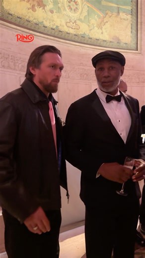 Oleksandr Usyk and Lennox Lewis linking up at The Ring Awards 🐐 Who would win this fantasy match-up❓ The Ring Awards 2025 | Officially Presented by SMC and our Bronze sponsors Red Sea Global and Qiddiya City 🏆 | Ring Magazine
