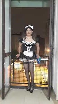 CROSSDRESSER FRENCH MAID, cleaning windows