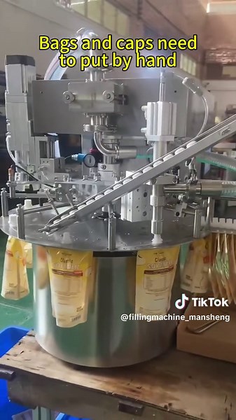 Automatic juice filling machine for spout pouch bags #spoutpouchfillingmachine #milkfillingmachine #waterfillingmachinery #soupfillibgnachine #ketchupfillingmachine