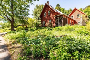 421 Locust St, Rollinsford, NH 03869 - MLS 5043432 - Coldwell Banker