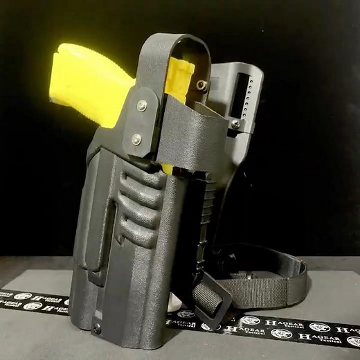 CZ P10C with X300U Light Kydex Holster