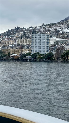 First snowfall of the year in the city, perfect for a lovely morning walk! 🚶‍♂️❄️ #VisitMontreux #Montreux #EllaFitzgerlad #Switzerland #SwissRiviera | Visit Montreux
