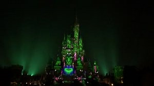 The Haunted Mansion scene from Celebrate Tokyo Disneyland! | Disney Tourist Blog