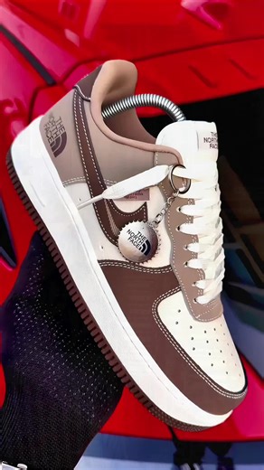 Scopri le ultime tendenze di viaggio e moda