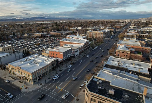 In Logan, a competitive YouTube eater took this diner’s challenge: eating a ‘Kitchen Sink’ worth of ice cream