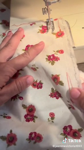 Sewing Machine Saga: Singer TouchTronic 2000 Review