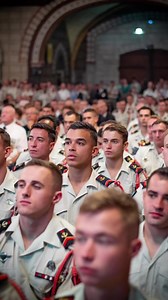 Extraits du chant militaire « La prière du para », chanté par les paras du 3e RPIMa lors de la messe de la Saint Michel 2023. 11e brigade parachutiste | Troupes de marine | 3e Division | Armée de Terre | 3e RPIMa
