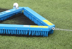 Tbrush - Easy maintenance of your synthetic turf - GKB Machines