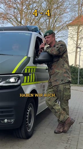 Feldjger vs Polizei Wer hat die bessere Ausstattung Max Flo machen den Vergleich Und w