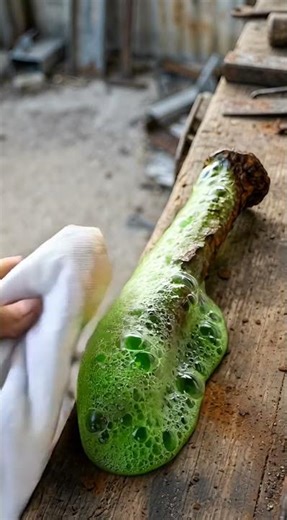 Giant nail rust VS acid, which one will win?