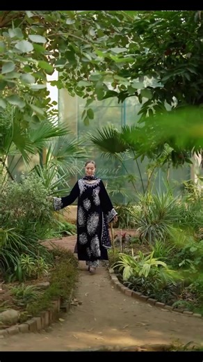 #pakistanifashion #pakistanistreetstyle #pakistan #pakistaniclothesusa #pakistani_tik_tok