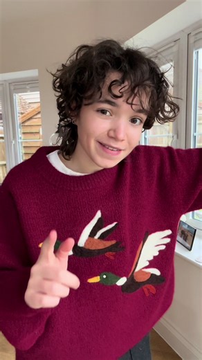 Custom needle-felted jumpers now available! GIVEAWAY DETAILS - Follow me - Tag a friend in the comments You have a choice of the two jumpers. The other jumper will be made available to buy once the giveaway ends. Measurements of the Mallard jumper - Size Medium Back Length 21 inch Chest Width 20.5 inch Sleeve Length 22.5 inch Measurements of the Antler jumper - Size Small Back Length 20 inch Chest Width 19.5 inch Sleeve length 21.5 inch Giveaway ends Sunday! #giveaway #needlefelt #jumper #handma