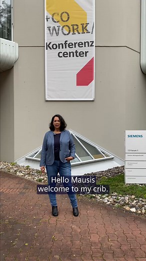 Sie spricht fließend GenZ und zeigt euch unser Trainingscenter in #München #boomer #ausbildung #siemens #genz #Cringe