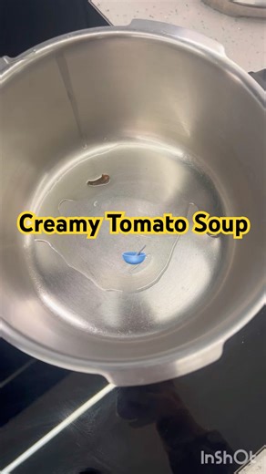 Hot & Creamy Tomato Soup ❄️🔥 | Winter Comfort Food 🍵