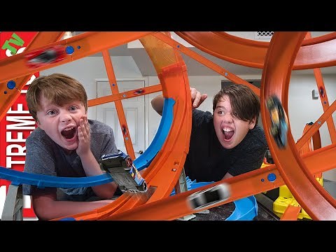 Hot Wheels Loop Mayhem! Ethan Vs Cole Challenge!