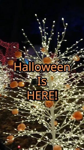 🎃👻👽 Halloween magic has arrived in Canterbury Village! Experience the annual Halloween Stroll on Fridays, Saturdays, and Sundays from 6-9pm! With live characters including: Wednesday, Mike and Sully, Little Red Riding Hood and the Big (but not so Bad) Wolf, a friendly scarecrow, an alien, and more! 🎟 Advance tickets are highly recommended for Saturday nights! Get them here: https://canterburyvillagecom.ticketspice.com/canterbury-halloween-stroll-2025 #halloweenstroll #halloween2025 #metrodet