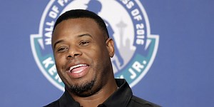 Top 10 moments of Griffey's epic career