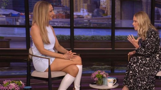 Nikki Glaser suffers underwear wardrobe malfunction on live TV and has sassy response