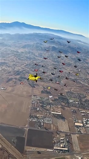 297K views · 5.3K reactions | Think you’ve got breakoff figured out? 樂 廒 Think again!  Matt Gerdes explains why the most fun-seeming things to do at breakoff could be the worst things to do!  Don’t miss this Krāv Quick Tip video, by clicking the link below: ✨ https://www.skydivemag.com/new/wingsuit-breakoffs/  Alex Swindle  Skydive Perris #SkydiveMag #Skydiving #Breakoff #Wingsuit #Kravtofly #Squirrel | kravtofly | Squirrel | Skydive Mag | Facebook