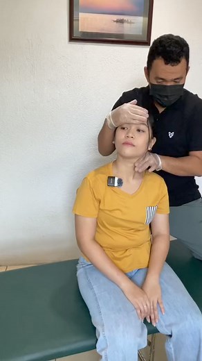 650K views · 10K reactions | Satisfying adjustment of Unequal leg length and back pain. #trendingreels #bonealignment #fyp #reels #virals #trending #satisfying #BoneAdjustment | Erwin Juntilla Diez | Facebook