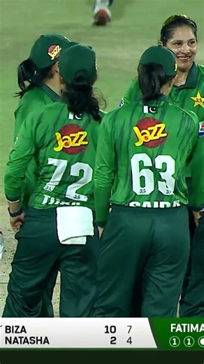 🔥 Skipper strikes! Fatima Sana grabs 🔙-to-🔙 WICKETS 🇵🇰🏏 #JeetKaSafar #PAKWvZIMW #BackOurGirls M9H1K
