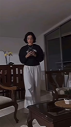 welcome to mallu memes and gaming gang on Instagram: "Warning ⚠️ route to 10k follows pls follow guys No hate Step 1 : follow me Step 2 : comment on this reel as an " algorithm " Step 3 : DM me as an " algorithm " Step 4 : and I will provide you with a detailed updated algorithm !!"