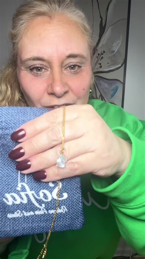 This dainty bunny necklace is one of those subtle pieces that quietly steals the show. The mother-of-pearl rabbit charm catches the light beautifully, giving it an elegant, minimalist feel that works for everyday wear or layering. Sweet without being childish, delicate without feeling fragile—this is the kind of necklace people notice up close and ask about. Perfect for spring, Easter gifting, or anyone who loves timeless, meaningful jewelry. #tiktokshop #daintyjewelry #minimaliststyle #eastergi