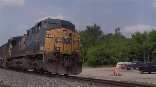 CSX Locomotive Wheel Slip #usatrain #railfan #traintok #wheelslip #fyp
