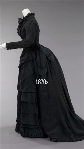 The evolution of Victorian mourning fashion #historicaldress #vicotrianera #victoriandress #1800s