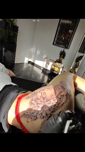 thiek-tattoo on Instagram: "Pov tattoo sur la cuisse ✍️. . . . #asianink #asiantattoo #asianstyle #thiektattoo #asianart"