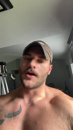 bigpro427 on Instagram: "the biggest secret in the SBL community i am @d.b.m - #bodybuilding #lifting #bodybuilder #workout #workoutmotivation #weightlifting #fitness #fitnessmotivation #body #shoulders #physique #natty #gym #explorepage #optimal #exercise #training"