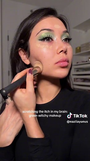 Green Witchy Makeup Tutorial for Halloween